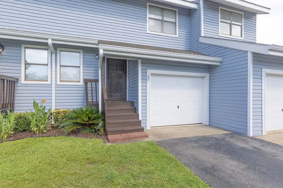 Mariner Lakes Unit 27 Poolside Condo - Image 1